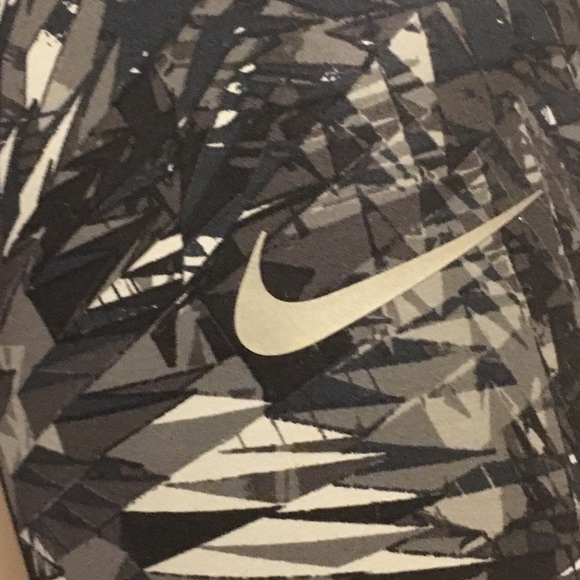 Nike yoga pants - Picture 6 of 7